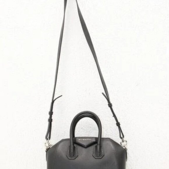 Givenchy Antigona Leather Shoulder Bag - Black - Picture 4 of 14